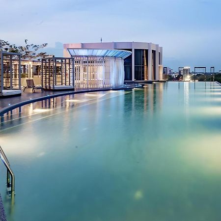 2Br Premium Suites Troika Kota Bharu By Aghome エクステリア 写真