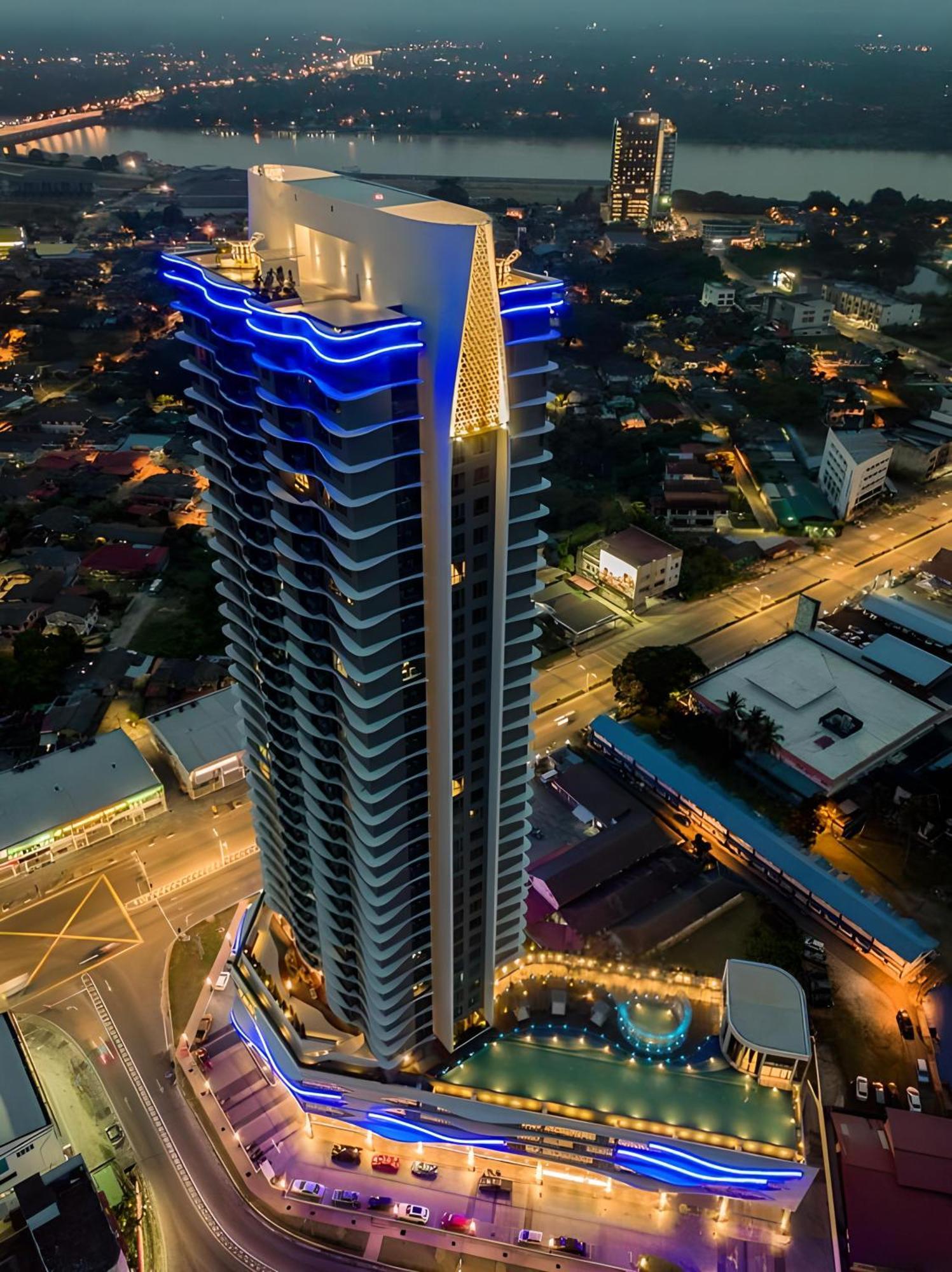 2Br Premium Suites Troika Kota Bharu By Aghome エクステリア 写真