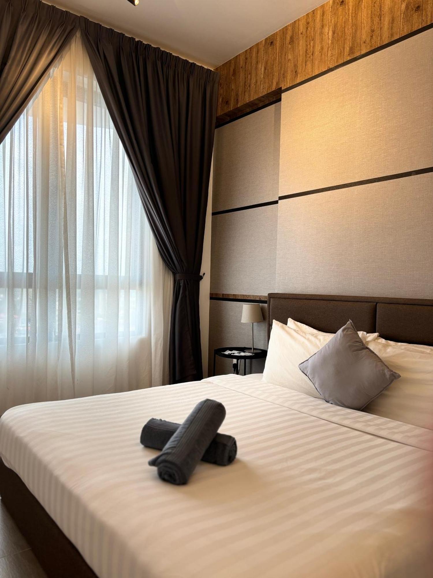 2Br Premium Suites Troika Kota Bharu By Aghome エクステリア 写真
