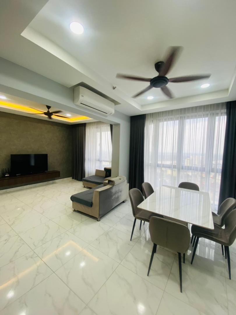 2Br Premium Suites Troika Kota Bharu By Aghome エクステリア 写真